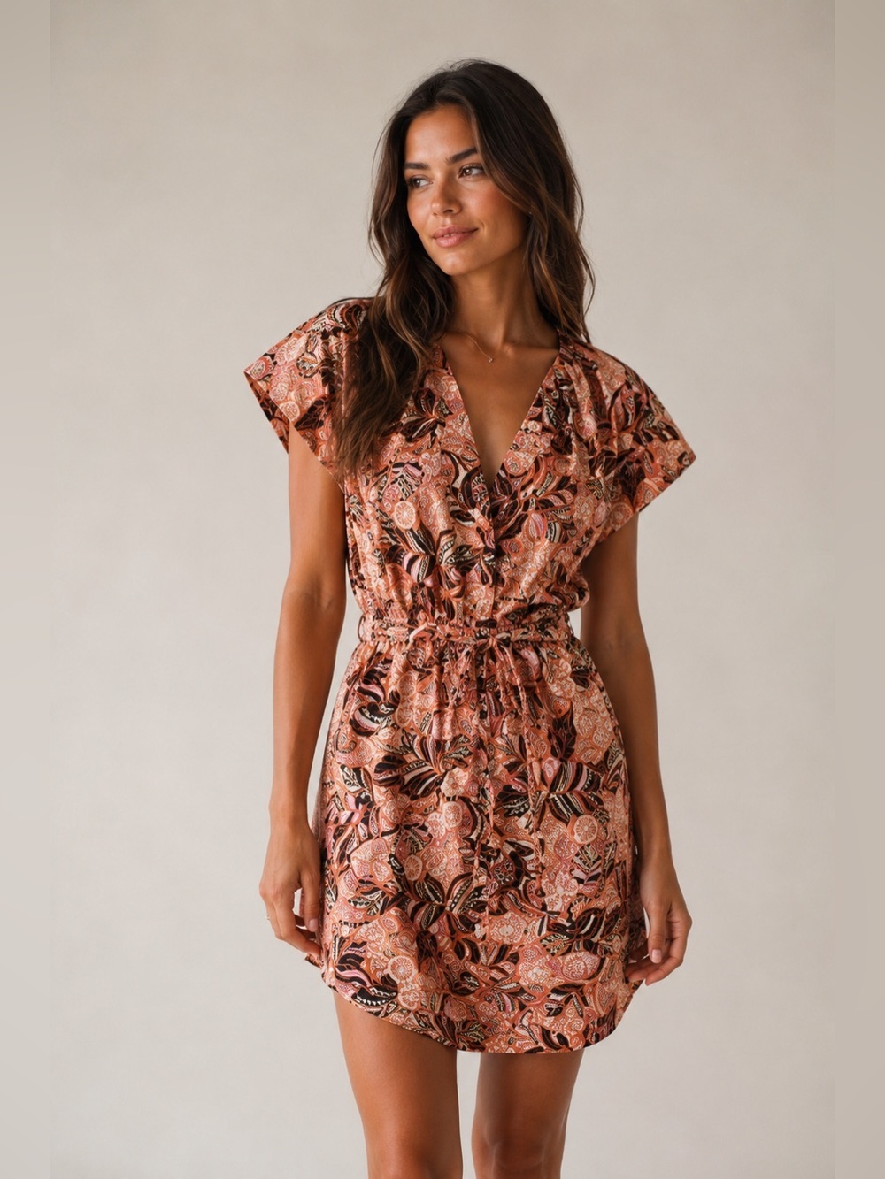 Size 2 ALC Alice printed v neck mini dress. Really gorgeous stand out dress!
